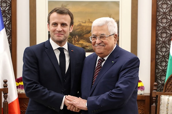 من شأن قرار عباس، في حال تنفيذه، أن يرخي بتداعيات وخيمة على الساحة الفلسطينية (أ ف ب)