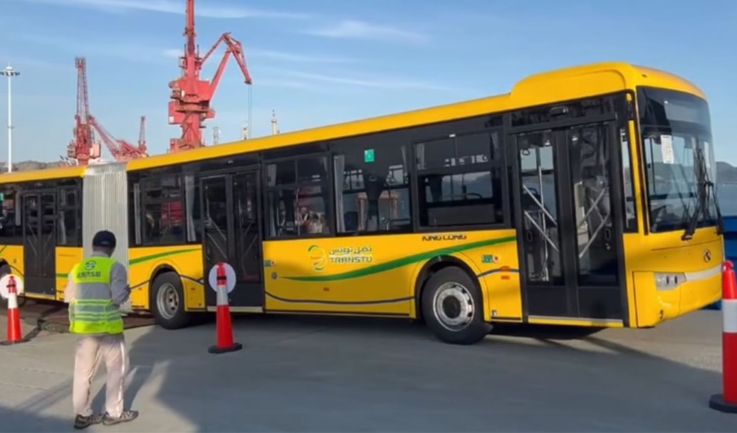 عطل الإضراب الحياة اليومية في المدن الكبرى والمناطق الريفية (من الويب)
