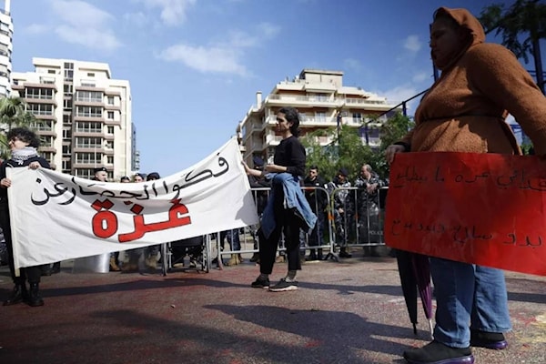 اعتصام شعبي أمام السفارة المصرية دعماً لغزّة
