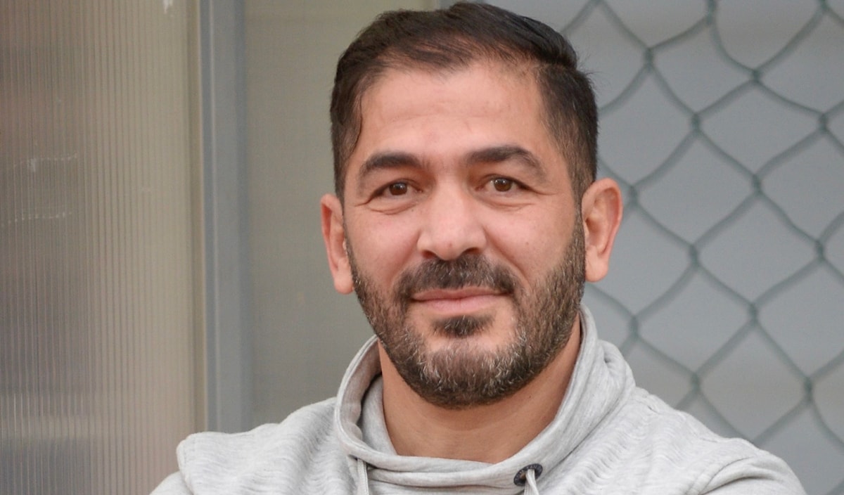 تعاقد بطل الدرجة الثانية مع المدرب يوسف الجوهري (طلال سلمان)