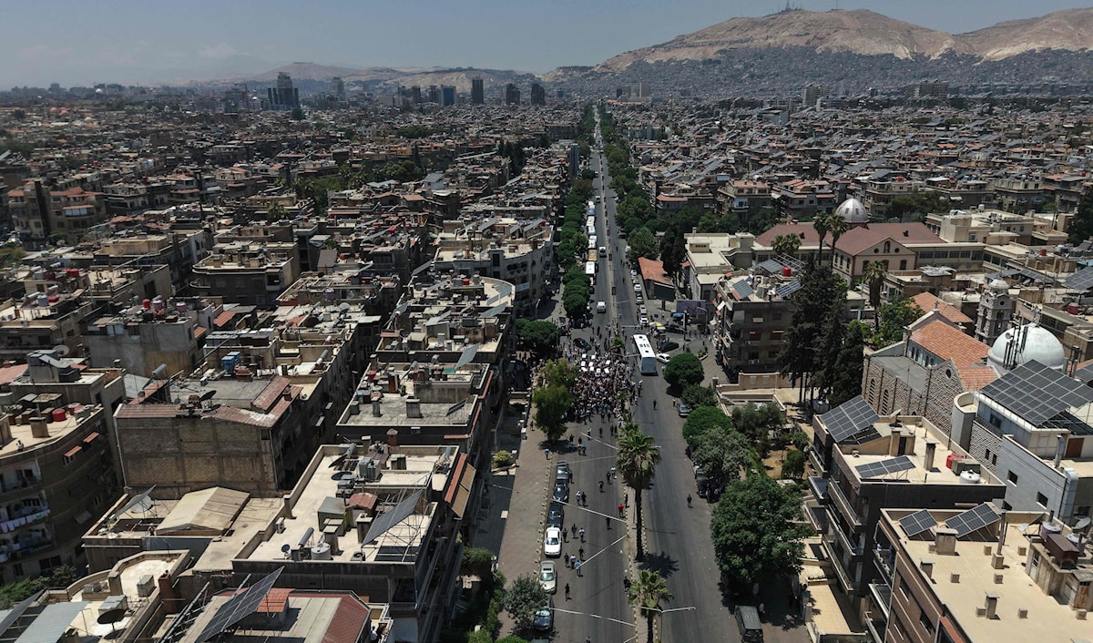 أوضح كوسا أنّ القرار يهدف إلى تقليص استنزاف العملة الصعبة (أ ف ب)