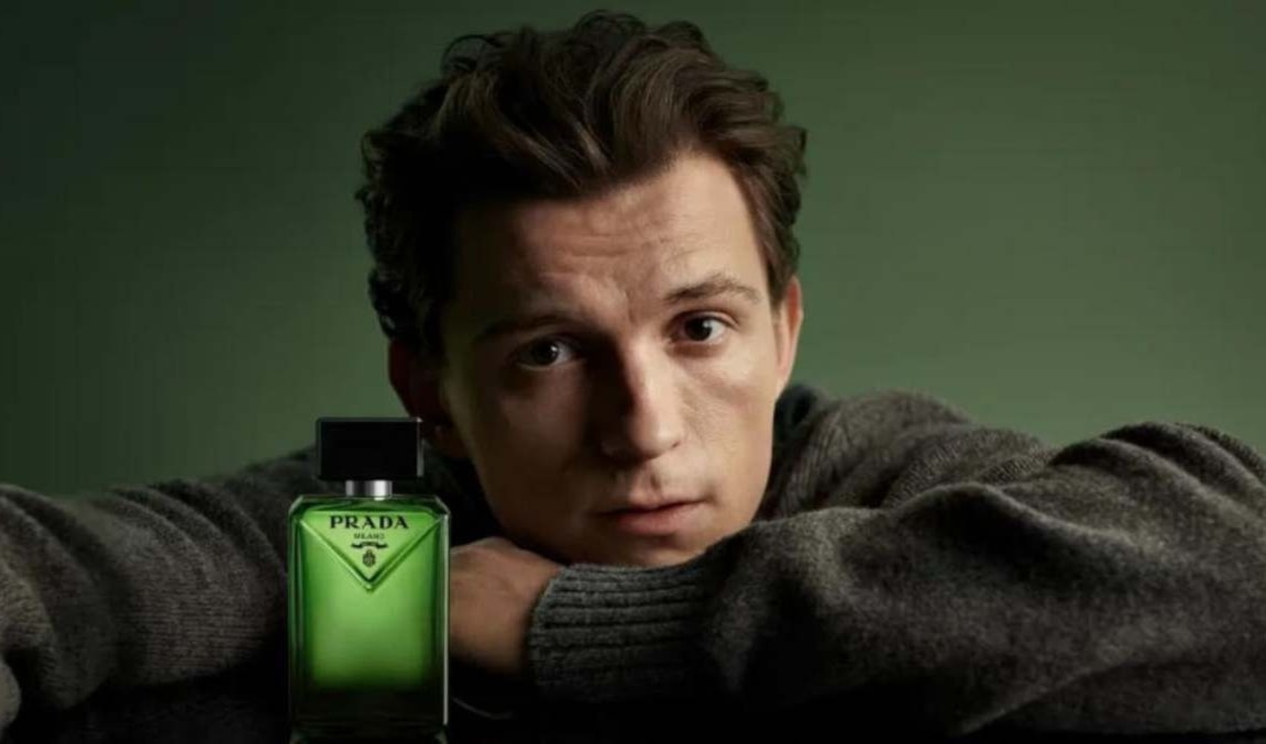 توم هولاند يقدّم عطر «Paradigme» من برادا