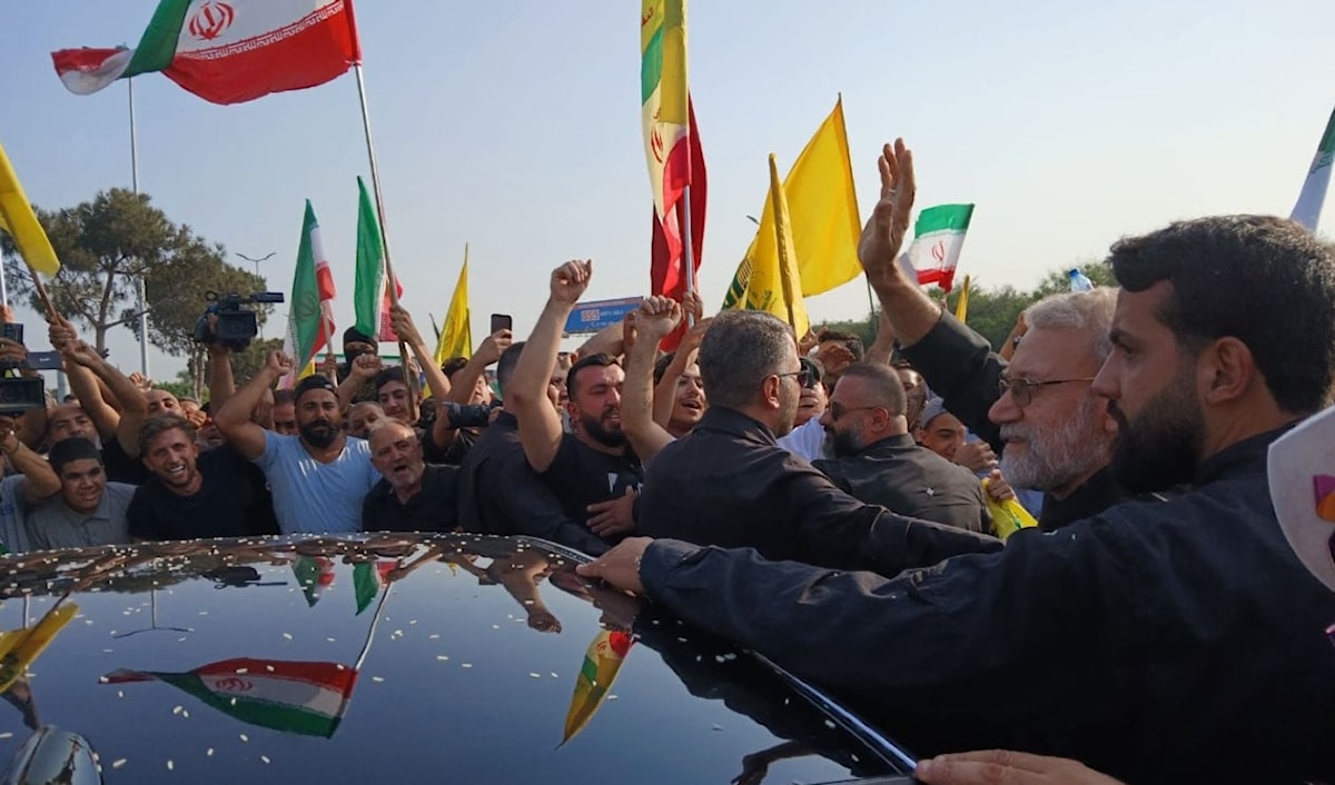 أكد لاريجاني أن طهران ستقف دوماً إلى جانب بيروت (من الويب)