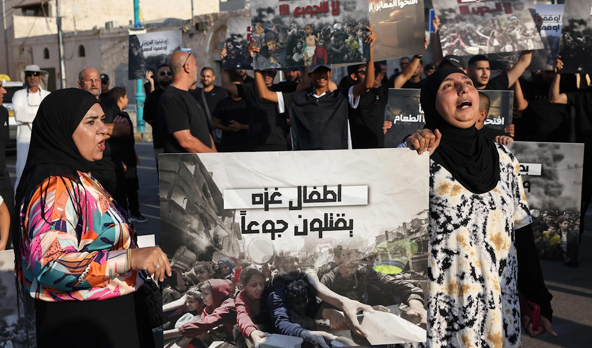دعت «العفو الدولية» إلى وقف نقل الأسلحة إلى إسرائيل وفرض عقوبات عليها (أ ف ب)