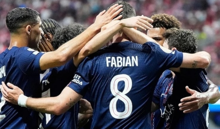 يدين فريق العاصمة بفوزه إلى نجمه البرتغالي فيتينيا صاحب هدف المباراة الوحيد (67).