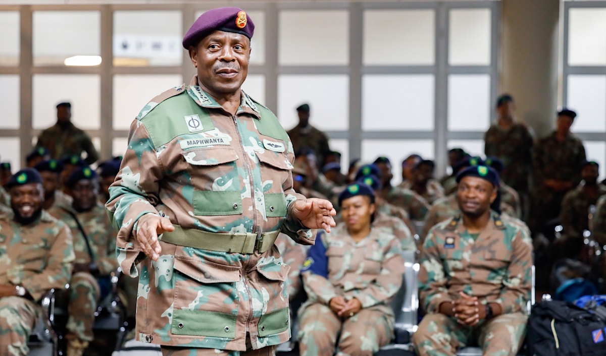 جاءت زيارة مافوانيا استكمالاً لتوجه بريتوريا نحو تعميق علاقاتها العسكرية مع دول الجنوب العالمي (أ ف ب)