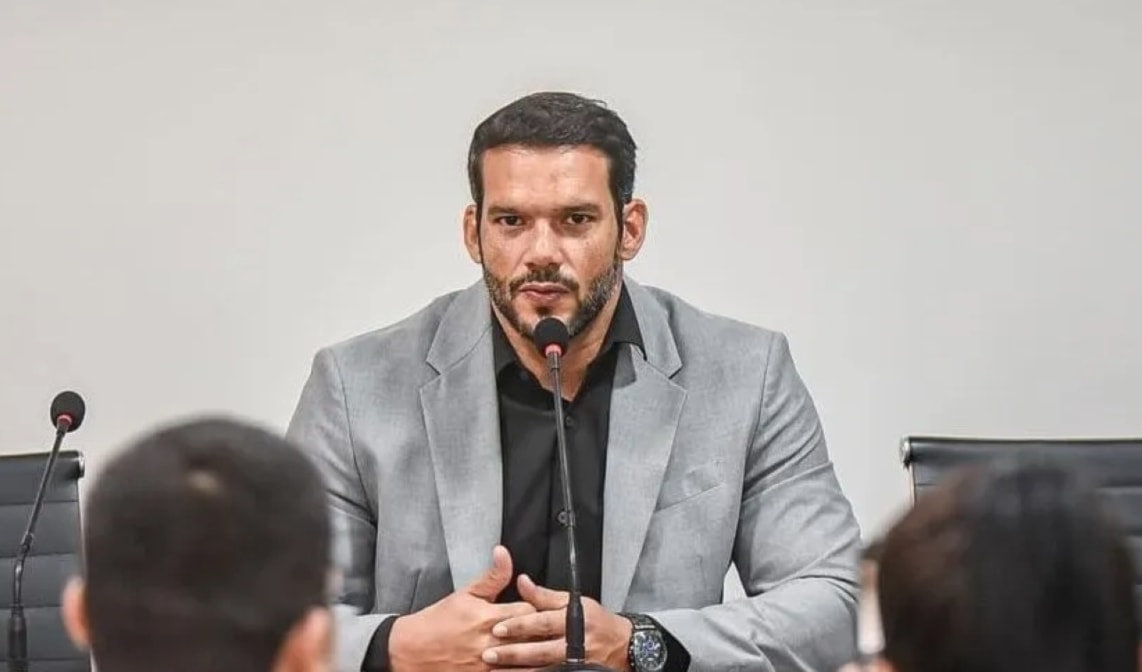 قالَ رئيس الاتحاد البرازيلي شاود لقناة «سبورتيفي» الثلاثاء إنه أمرَ بوقف تصنيع القمصان الحمراء.