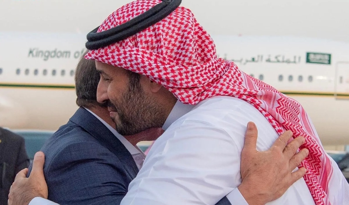 عناق لا يخفي التوتر بين السيسي وابن سلمان (واس)