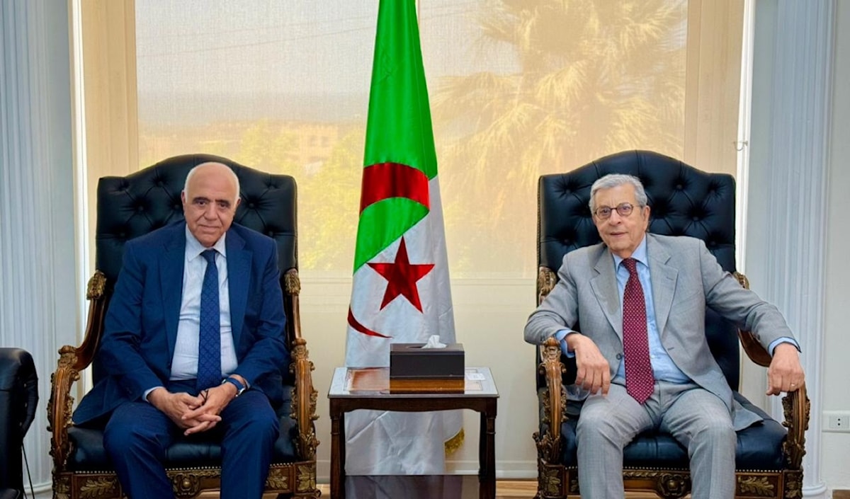 أعرب السفير الجزائري عن تقديره للصحافة اللبنانية (من الويب)