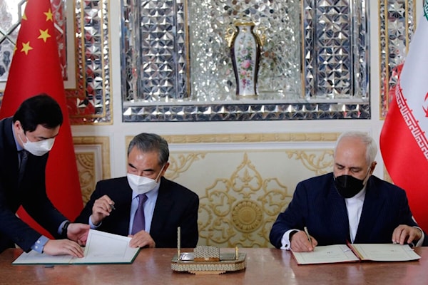 وقّع وزيرا خارجية البلدين، في عام 2021، اتفاقية تعاون مدّتها 25 عاماً (أ ف ب)