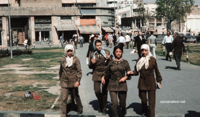 صورة قديمة لطالبات سوريات يرتدون زي «الفتوة»