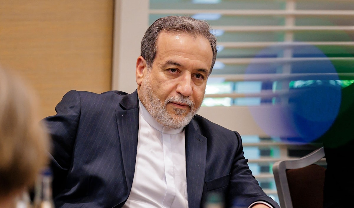 اعتبر عراقجي أنّ محاولة الترويكا إعادة فرض عقوبات «باطلة» (أ ف ب)