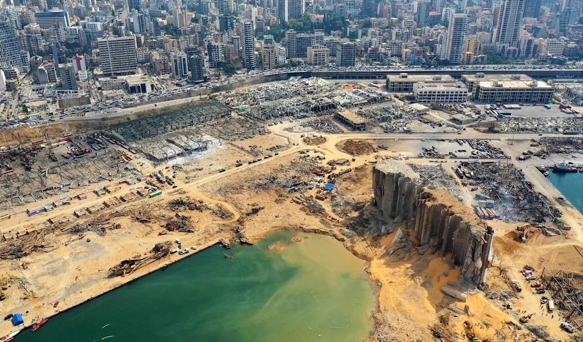 وزير الثقافة يحمي إهراءات المرفأ