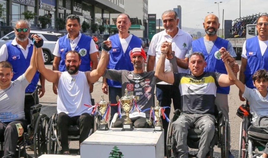 تتويج الفائزين في السباق