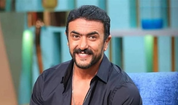 يجسّد العوضي شخصية ملاكم يدير داراً للأيتام.