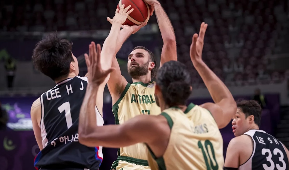 اكتسحت أستراليا كوريا الجنوبية بفارق 36 نقطة 97-61.