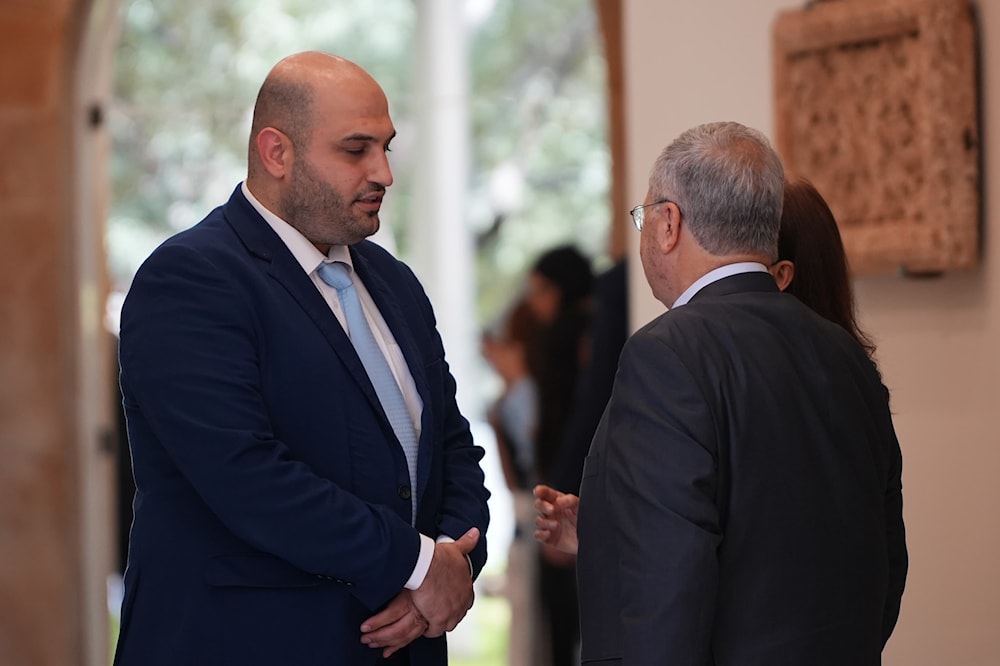 وزير الصحة ركان ناصر الدين (مروان بو حيدر)