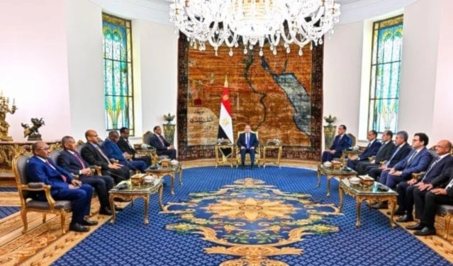 شدد السيسي على دعم مصر الكامل لكل الجهود الرامية إلى تحقيق الأمن في السودان (من الويب)
