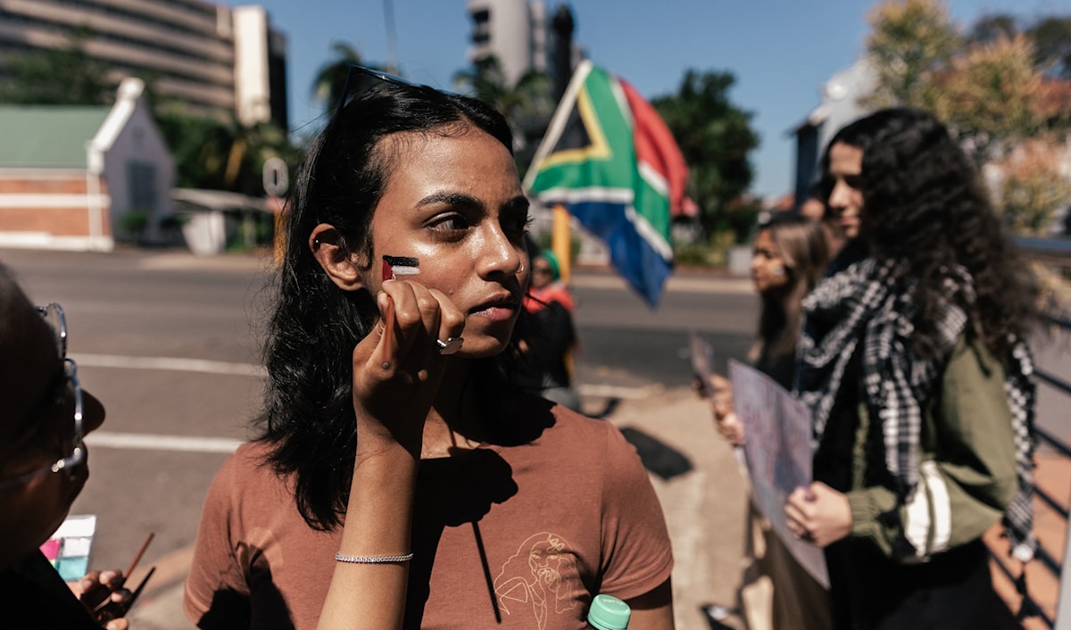 بادر وزير الخارجية الجنوب أفريقي، رونالد لامولا، إلى إعلاء مطالبة بلاده بمزيد من الدعم الدولي للقضية الفلسطينية (أ ف ب)