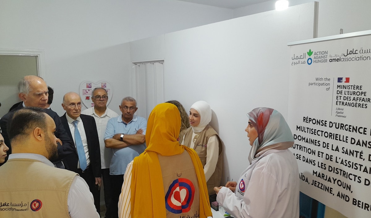 قام ماغرو بزيارة للمركز الصحي التنموي الإجتماعي في صيدا (من الويب)