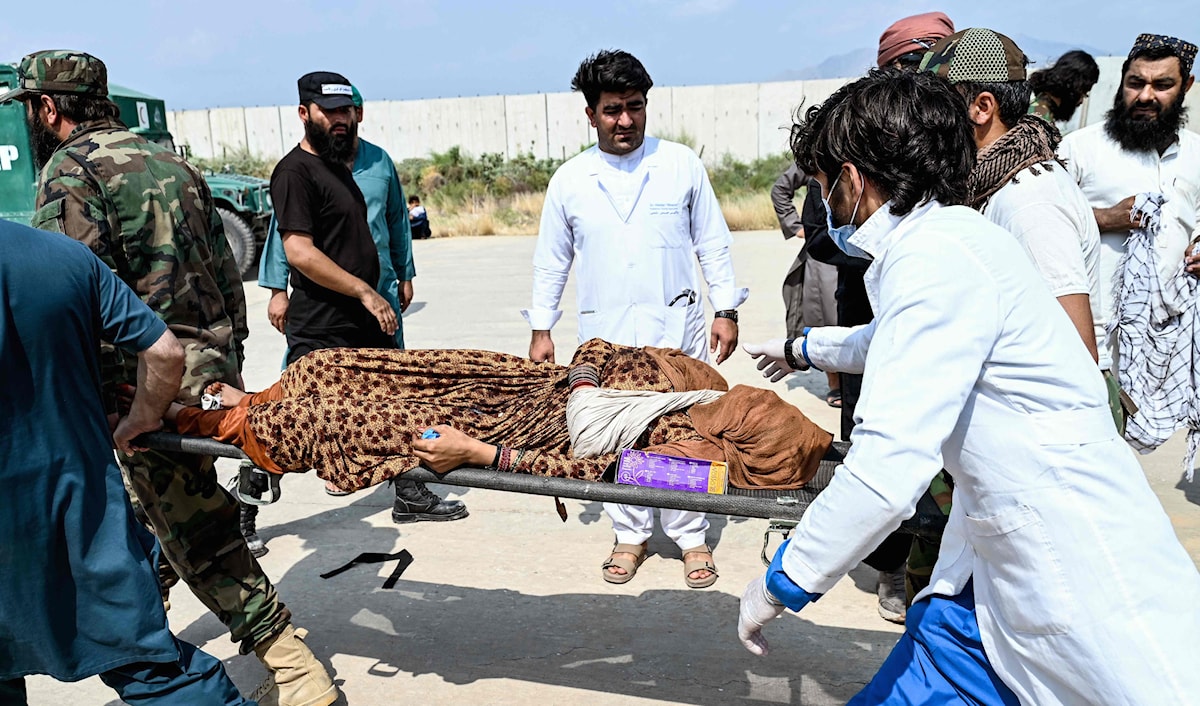عمليات البحث مستمرة وهناك العديد من الأشخاص تحت أنقاض منازلهم (أ ف ب)