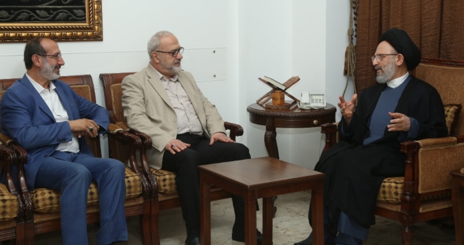 وفد من حزب الله يزور السيد علي فضل الله (من الويب)