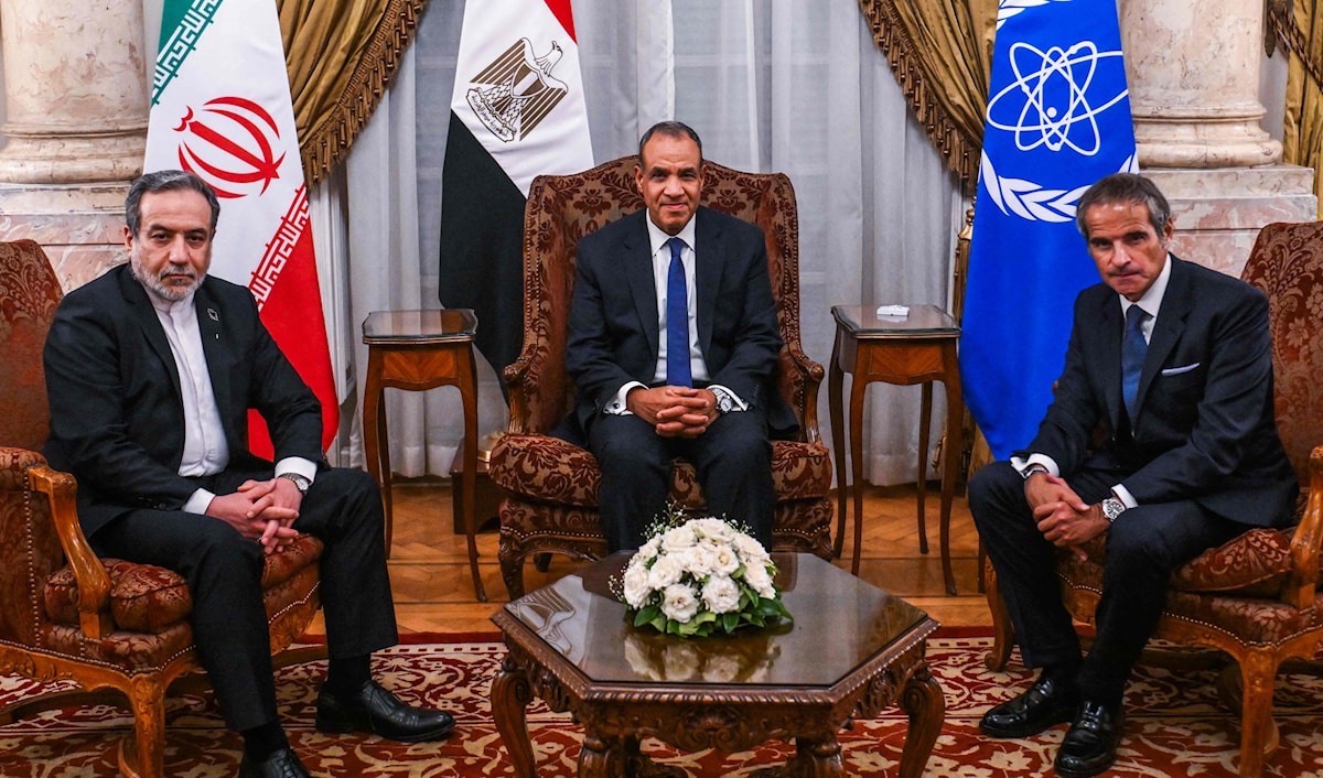 أُعلن عن الاتفاق الجديد بين الوكالة وإيران مساء أمس من القاهرة (أ ف ب)