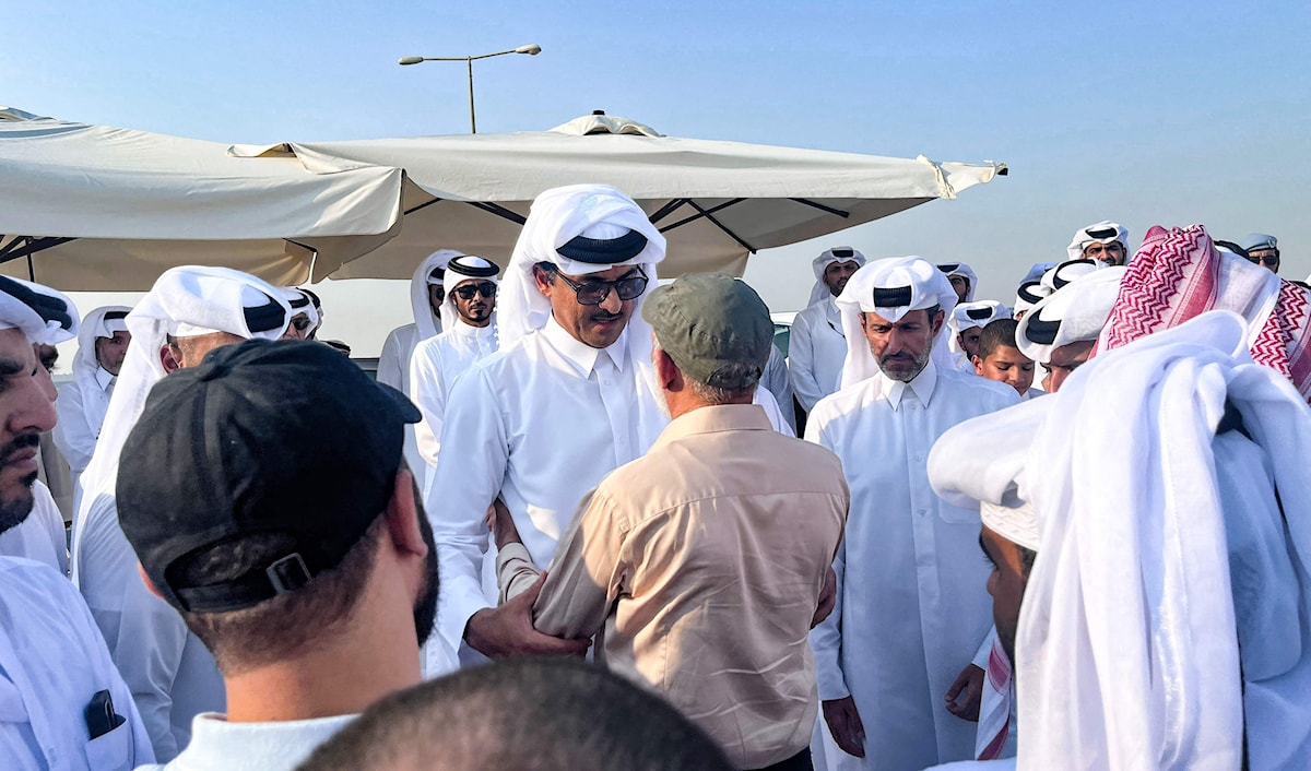 شارك في مراسم التشييع عدد من قادة «حماس» ومسؤوليها، وبعضهم من بين المستهدفين بمحاولة الاغتيال (أ ف ب)