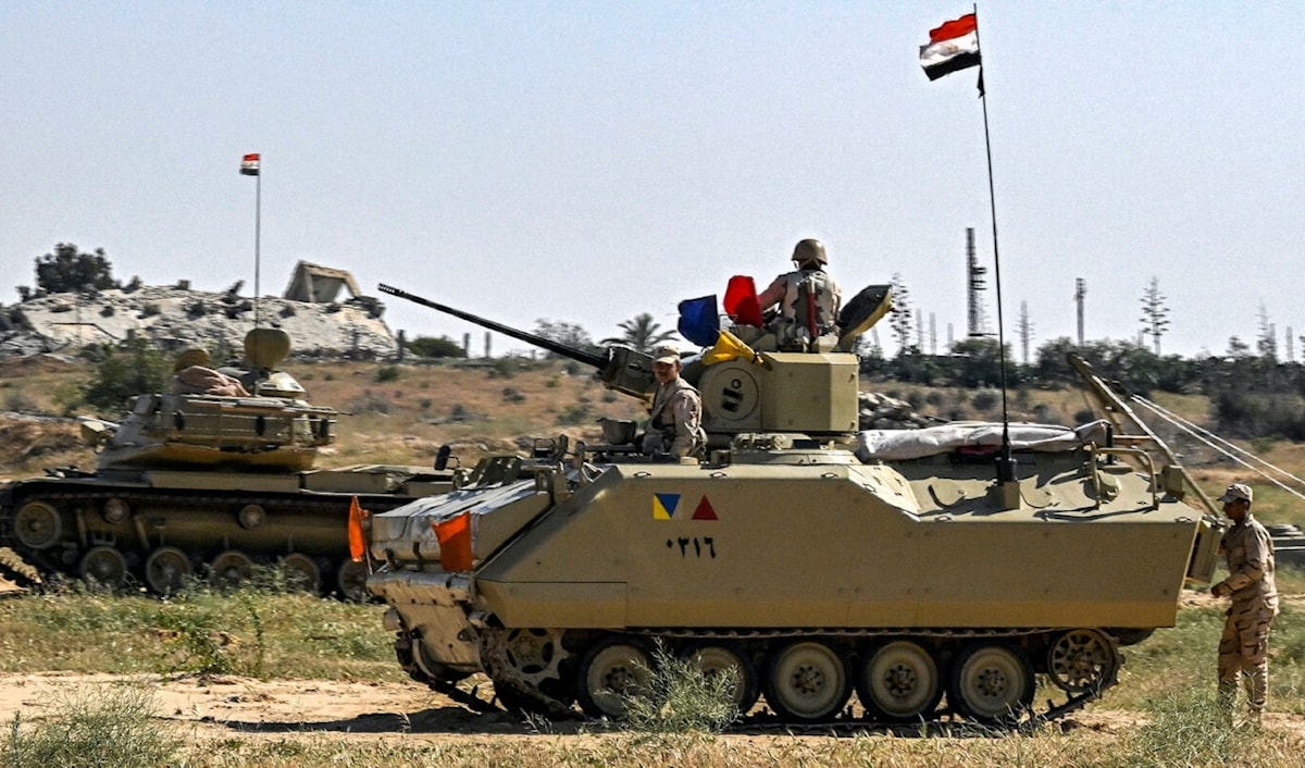 تقترح مصر إشراك نحو 20 ألف مقاتل من جيشها في القوة العسكرية المشتركة (أ ف ب)