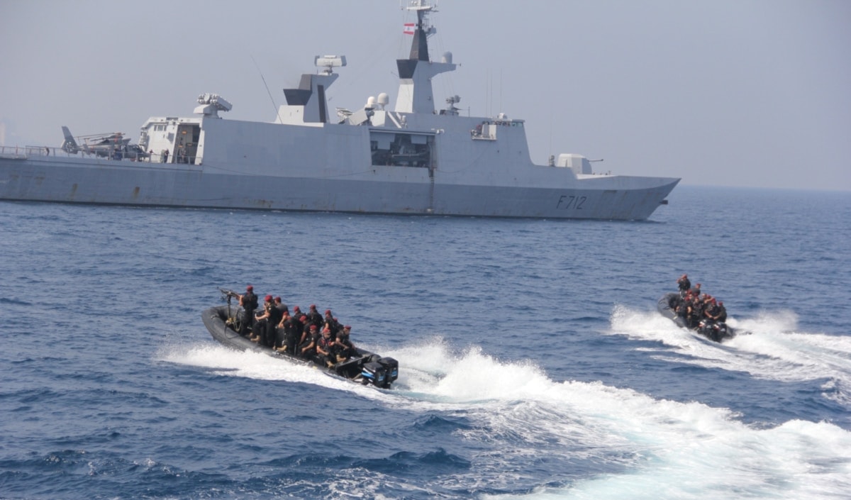 الجيش يوقف السفينة على مسافة نحو 30 ميلاً بحرياً من الشواطئ اللبنانية (من الويب)