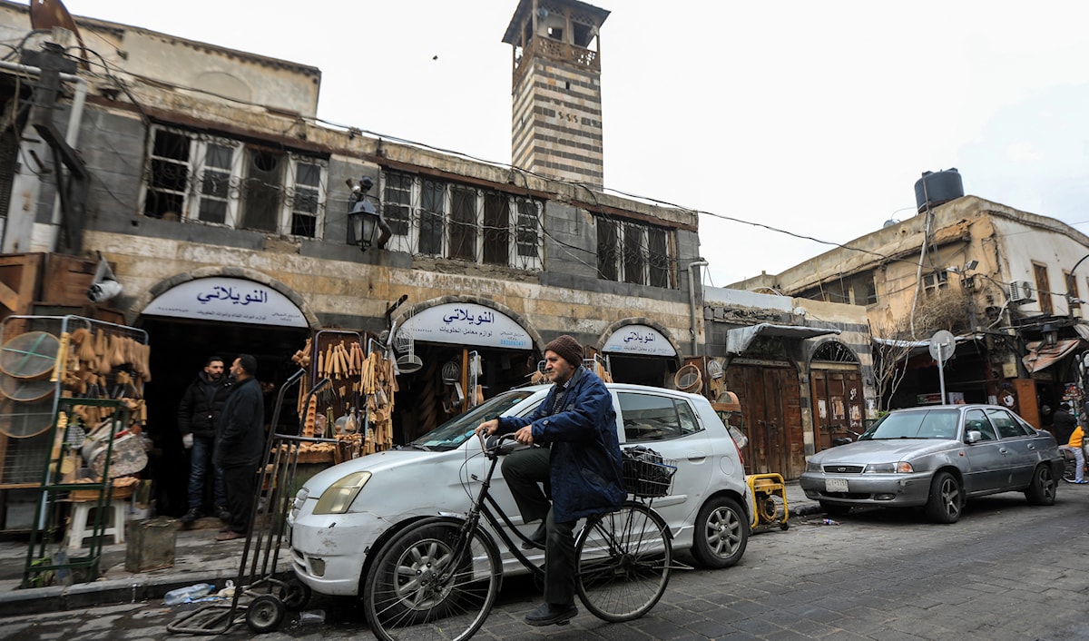 هناك 1.5 مليون أسرة تلقّت تحويلات بلغت قيمتها الإجمالية حوالى مليار دولار في عام 2022 (أ ف ب)