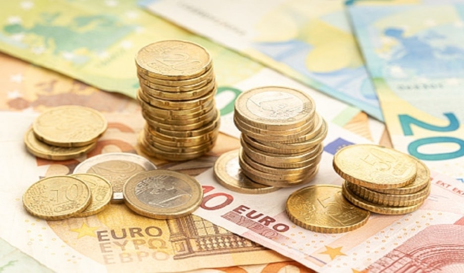 ارتفع الذهب إلى مستوى قياسي جديد مسجلاً 3,703 دولارات للأونصة (من الويب)
