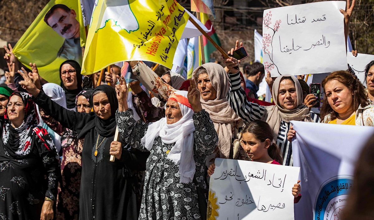 قال الشرع إن «قسد لا تمثّل كلّ المكوّن الكردي، والتفاوض معها مستمرّ» (أ ف ب)