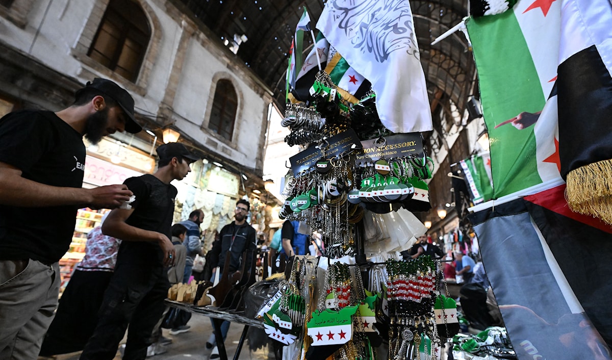 تباينت طريقة تنفيذ الجهات العامة للتوجيهات المتعلّقة بإعادة العاملين إلى وظائفهم (أ ف ب)