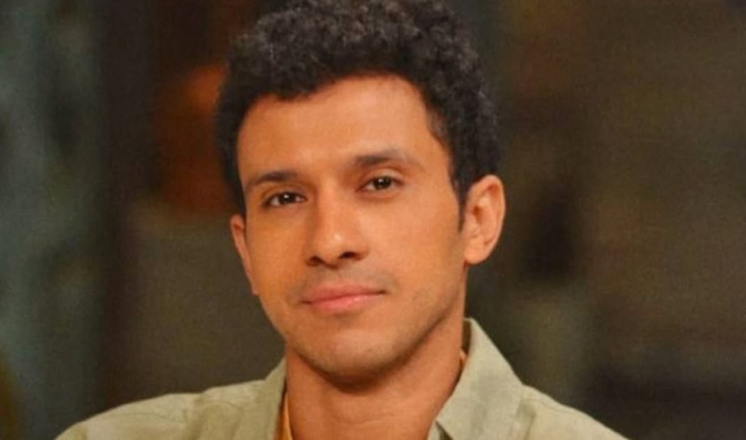 يجسد عصام عمر في «بطل العالم» شخصية «صلاح».