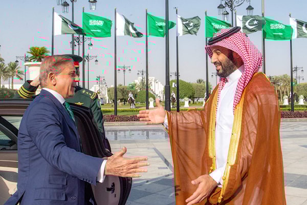 قبل يوم واحد من توقيع الاتفاق مع باكستان، أقدمت المملكة، مع بريطانيا، على خطوة صُنّفت إستراتيجية (أ ف ب)