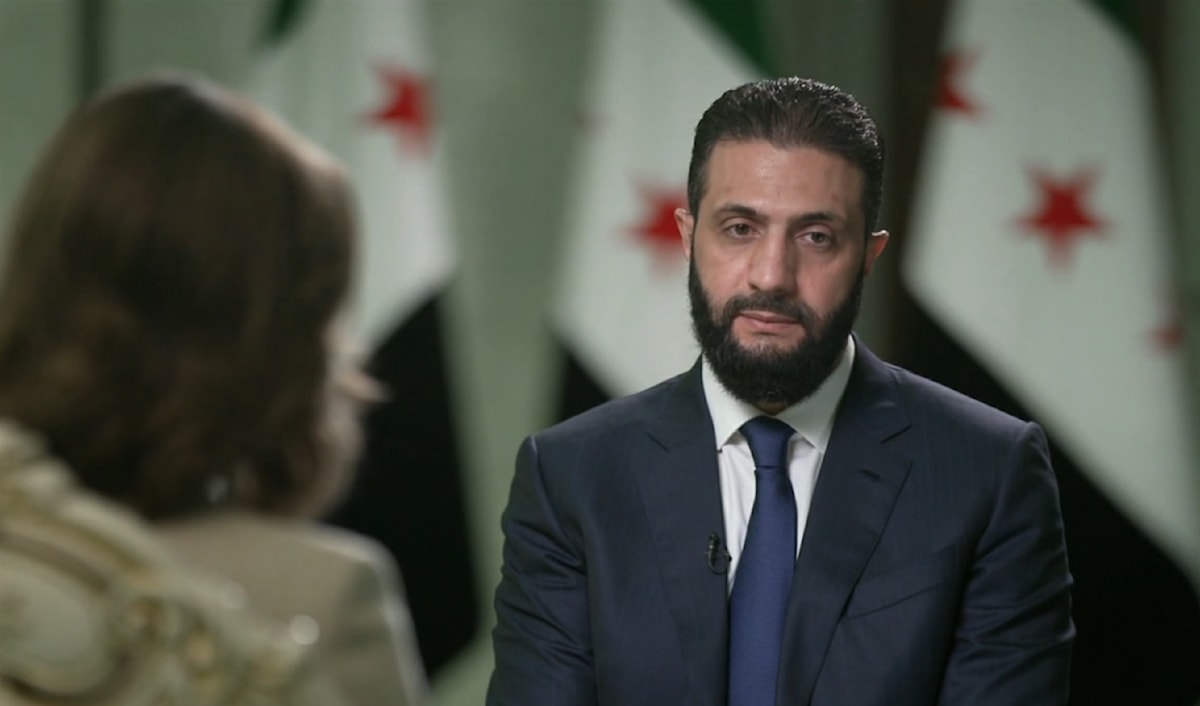 استبق الشرع الزيارة بإجراء مقابلات مع وسائل إعلام، من بينها لقاء مع شبكة «سي بي أس» (من الويب)