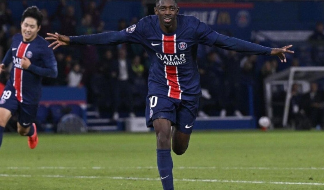 لعبَ ديمبيليه دوراً كبيراً في قيادة فريقه باريس سان جيرمان إلى الثلاثية المحلية والفوز بدوري أبطال أوروبا.