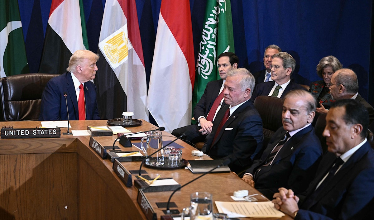 الاجتماع لم يكن أكثر من «عرض سريع» لتصوّرات ترامب المرتبطة بفرض «سلام القوة» (أ ف ب)