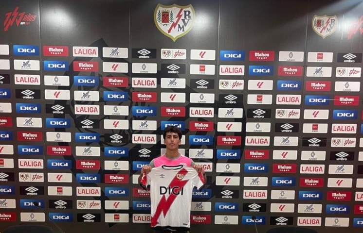 اللاعب كريم جعفر مع رايو فايكانو الإسباني