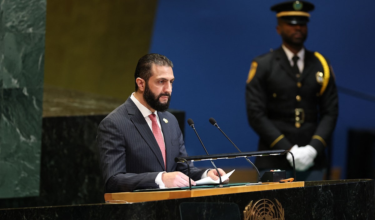 أجرى الشرع، لقاءً مع إردوغان، الذي خصّص قسماً وازناً  من نشاطه على هامش الاجتماعات للملف السوري (أ ف ب)