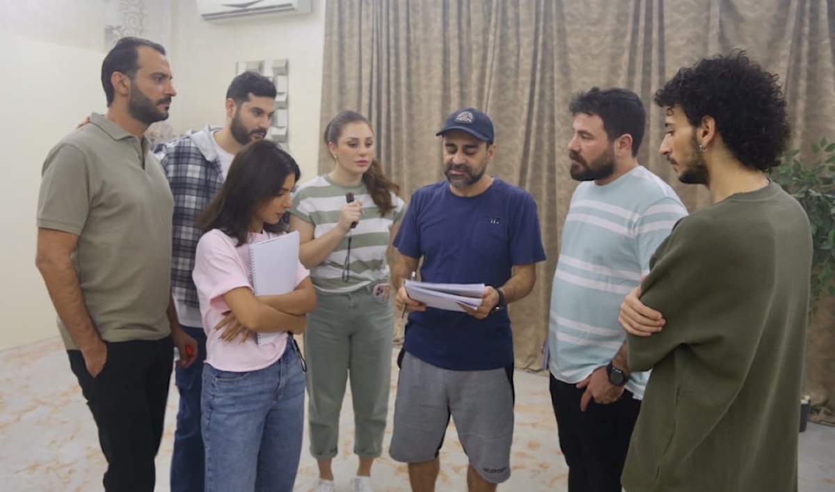 يشارك في البطولة مجموعة من خريجي المعهد العالي للفنون المسرحية.