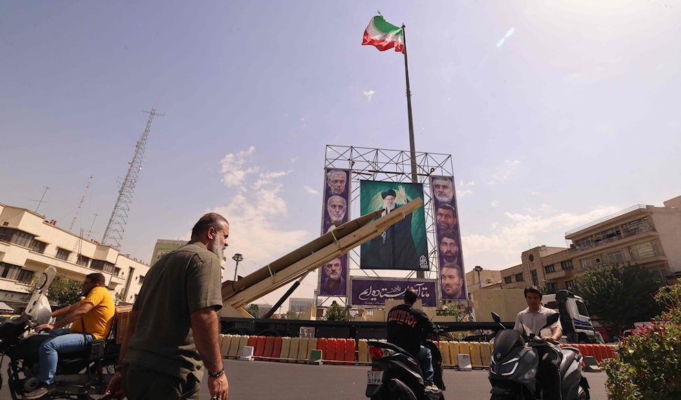 تعاون جوبي أصل مع «الموساد» في مجال قواعد البيانات (أ ف ب)