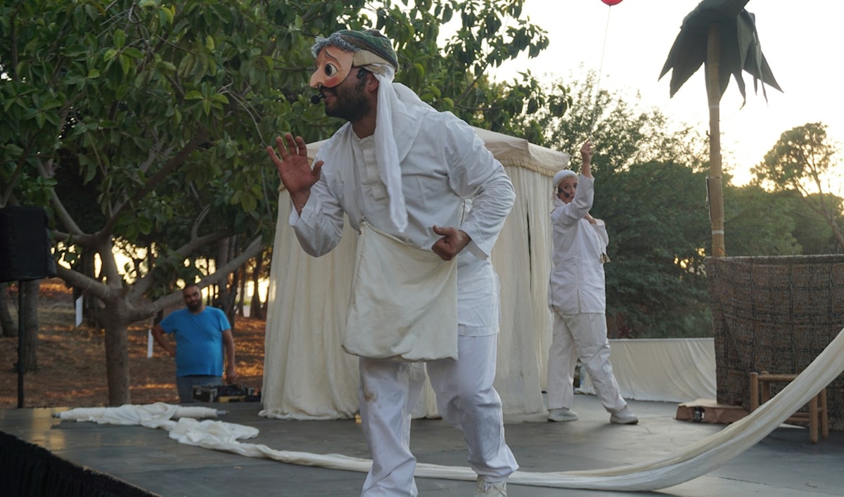 من عروض سابقة