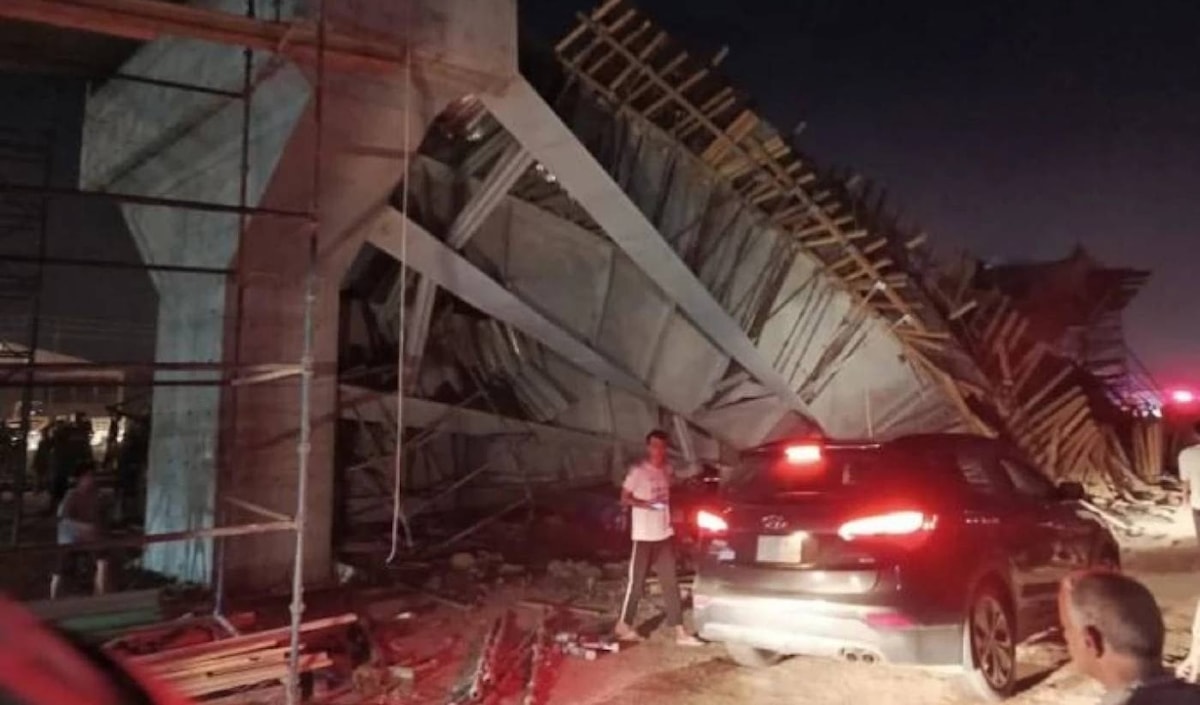 انهيار جسر قيد الإنشاء في كربلاء (من الويب)