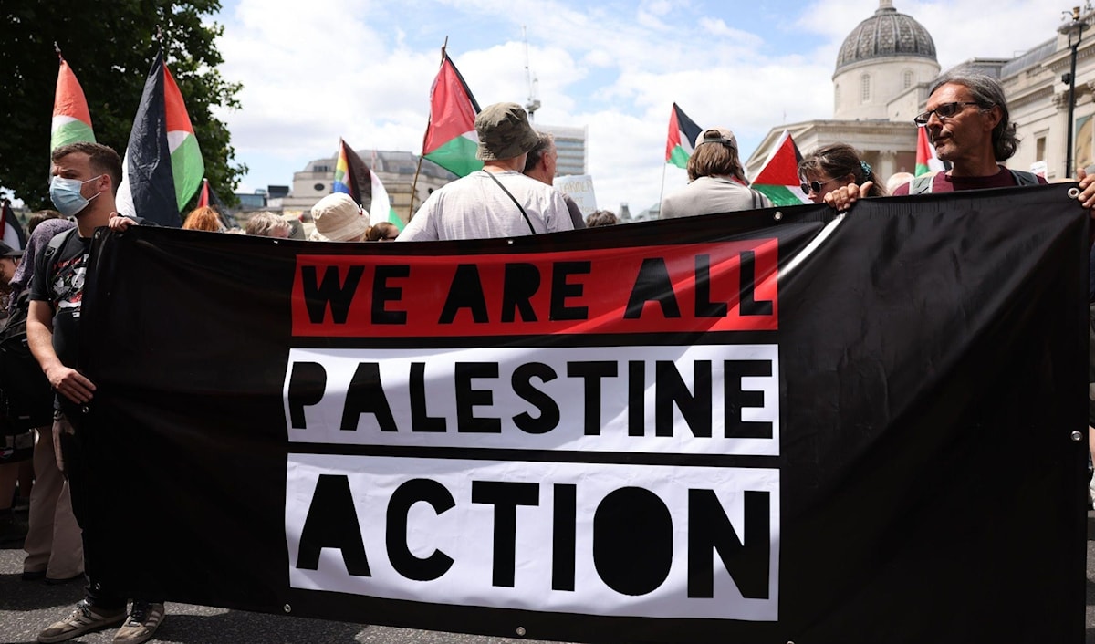 ونُفذت معظم هذه الاعتقالات بتهمة دعم منظمة محظورة في بريطانيا (من الويب)