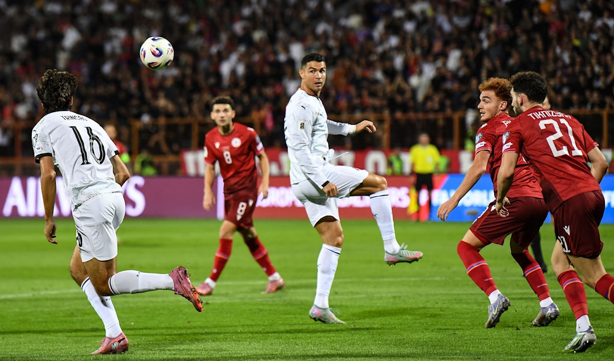 قادَ النجم البرتغالي كريستيانو رونالدو منتخب بلاده لاستهلال مشواره في تصفيات مونديال 2026 في كرة القدم.