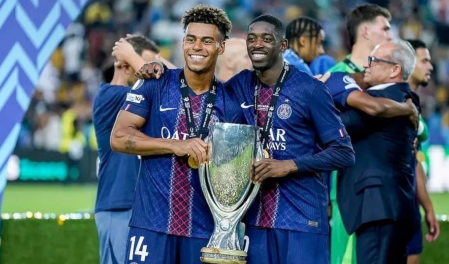 غادرَ لاعبا باريس سان جيرمان مقر تجمع منتخب فرنسا.