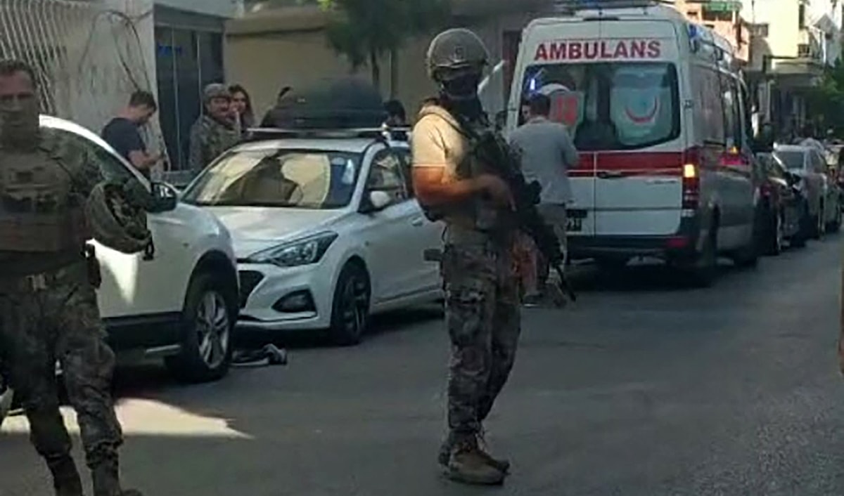 انتشرت قوات الأمن فوراً في المنطقة وفرضت إجراءات مشددة (أ ف ب)