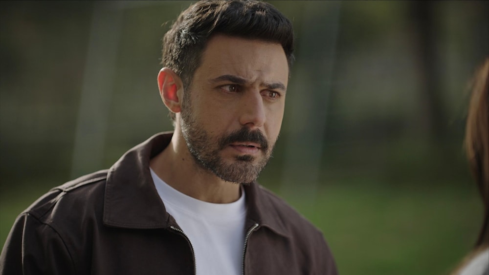 يلعب اللبناني وسام فارس دور «باسم»